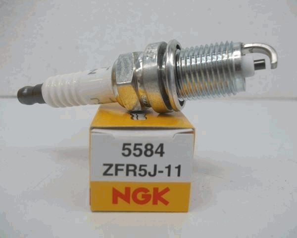 ZFR5J-11 NGK  Свеча зажигания 5584